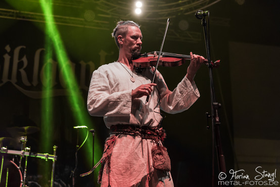 korpiklaani-bang-your-head-16-7-2015_0009