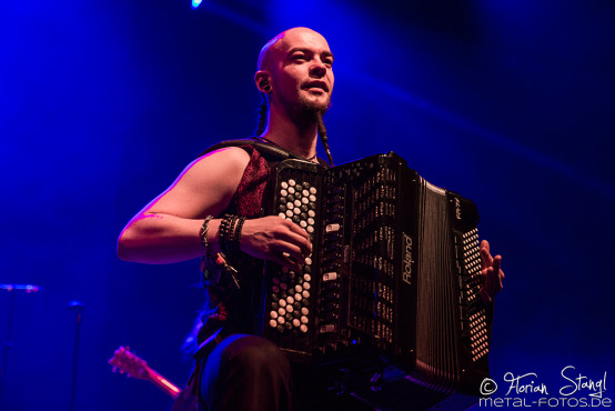 korpiklaani-bang-your-head-16-7-2015_0012