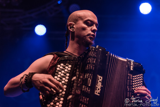 korpiklaani-bang-your-head-16-7-2015_0020