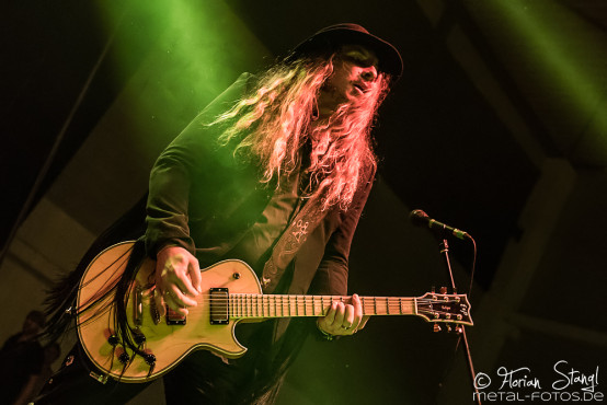 korpiklaani-bang-your-head-16-7-2015_0035