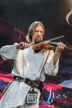 korpiklaani-summer-breeze-2013-15-08-2013-55