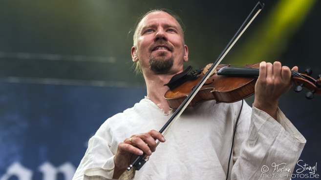 korpiklaani-summer-breeze-2016-20-08-2016_0004