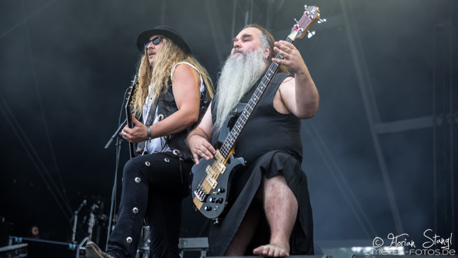 korpiklaani-summer-breeze-2016-20-08-2016_0036