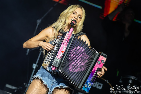 Melissa-Naschenweng-Arena-Nuernberg-8-5-2025_0034
