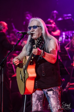 mick-box-bernie-shaw-rock-meets-classic-arena-nuernberg-13-03-2014_0042