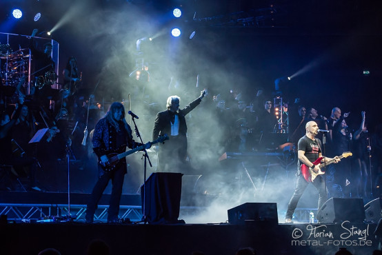 mick-box-bernie-shaw-rock-meets-classic-arena-nuernberg-13-03-2014_0045