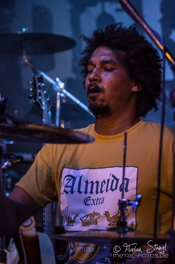 money-left-to-burn-rockfabrik-nuernberg-01-09-2013-15