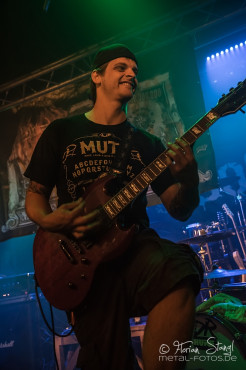 money-left-to-burn-rockfabrik-nuernberg-01-09-2013-23