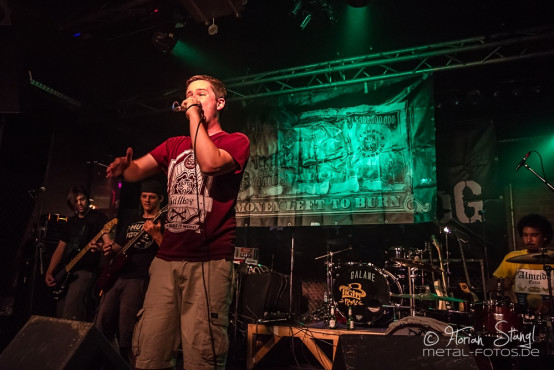 money-left-to-burn-rockfabrik-nuernberg-01-09-2013-26