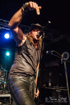 mystic-prophecy-komma-esslingen-08-03-2014_0048