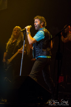 paul-rodgers-rock-meets-classic-2013-nuernberg-09-03-2013-03