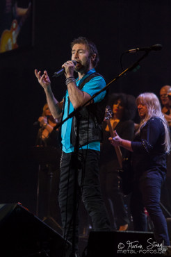 paul-rodgers-rock-meets-classic-2013-nuernberg-09-03-2013-12
