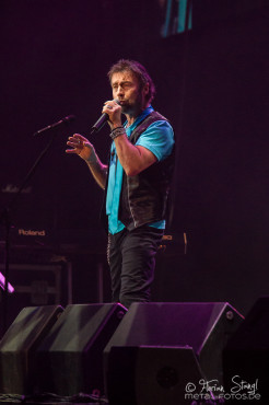 paul-rodgers-rock-meets-classic-2013-nuernberg-09-03-2013-21
