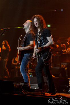 paul-rodgers-rock-meets-classic-2013-nuernberg-09-03-2013-25