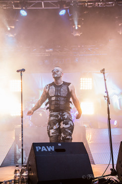 sabaton-21-9-2012-geiselwind-eventhalle-85
