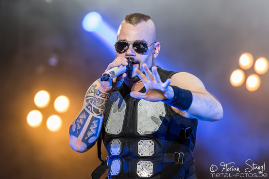 sabaton-bang-your-head-16-7-2015_0001