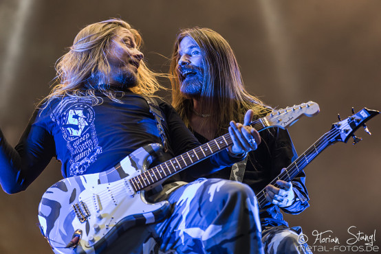 sabaton-bang-your-head-16-7-2015_0011