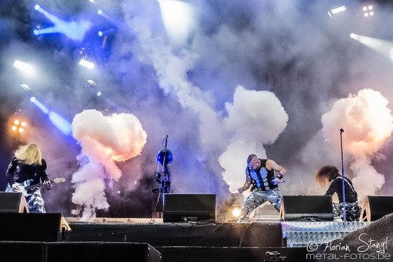 sabaton-bang-your-head-16-7-2015_0017