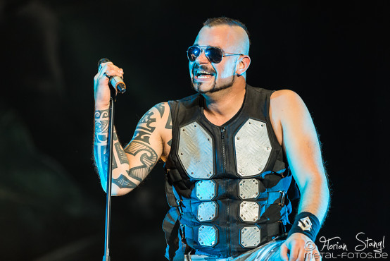 sabaton-bang-your-head-16-7-2015_0049