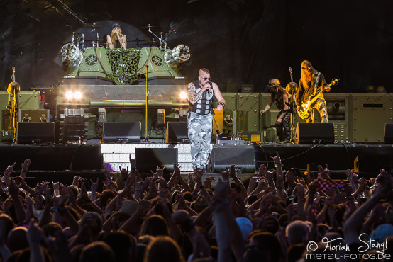 sabaton-bang-your-head-16-7-2015_0058