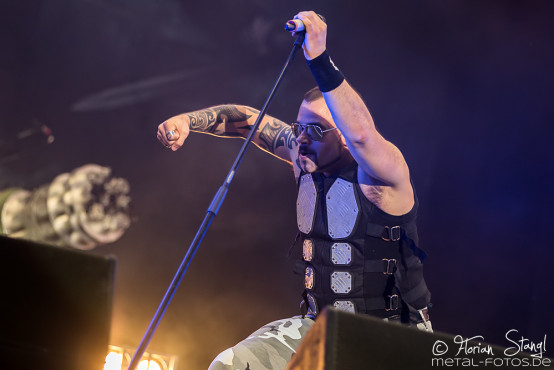 sabaton-bang-your-head-16-7-2015_0073