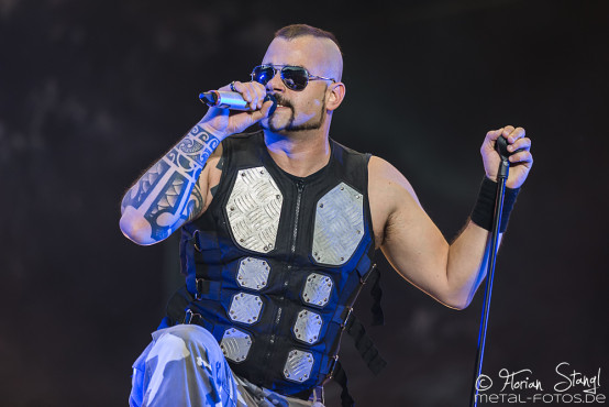 sabaton-bang-your-head-16-7-2015_0083