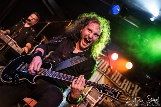 serious-black-rock-for-one-world-05-03-2016_0002