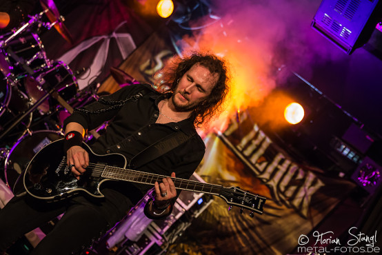 serious-black-rock-for-one-world-05-03-2016_0018
