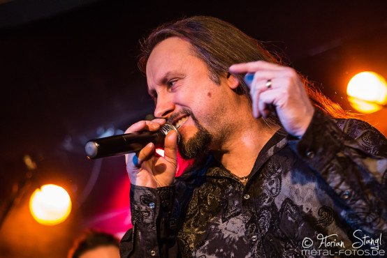 serious-black-rock-for-one-world-05-03-2016_0038