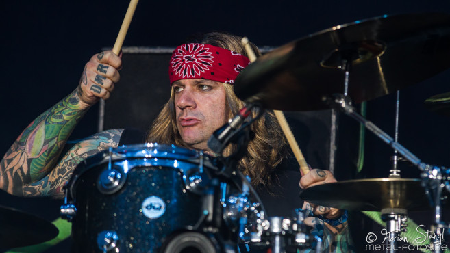 steel-panther-summer-breeze-2016-20-08-2016_0030