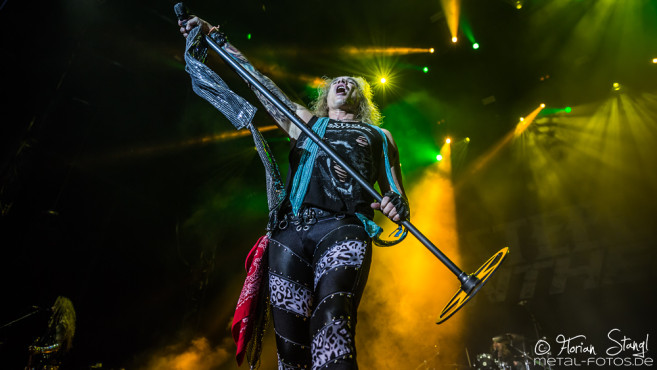 steel-panther-summer-breeze-2016-20-08-2016_0038