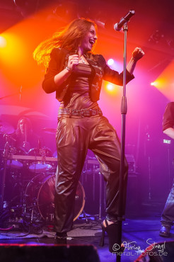 teodasia-backstage-muenchen-26-10-2013_07