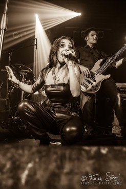 teodasia-backstage-muenchen-26-10-2013_27