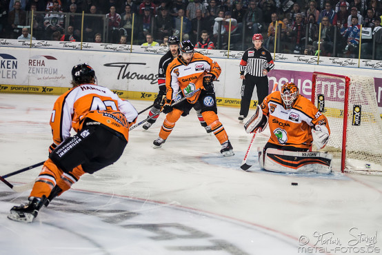 thomas-sabo-ice-tiger-vs-grizzlys-wolfsburg-arena-nuernberg-10-04-2016_0011