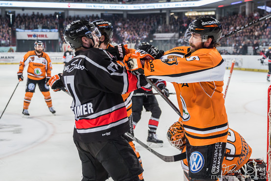 thomas-sabo-ice-tiger-vs-grizzlys-wolfsburg-arena-nuernberg-10-04-2016_0053