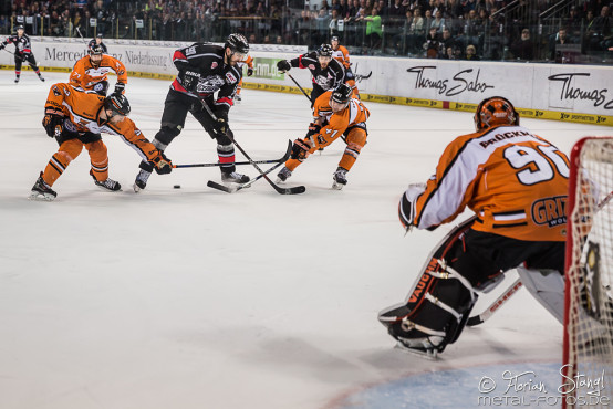 thomas-sabo-ice-tiger-vs-grizzlys-wolfsburg-arena-nuernberg-10-04-2016_0069