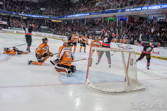 thomas-sabo-ice-tiger-vs-grizzlys-wolfsburg-arena-nuernberg-10-04-2016_0076