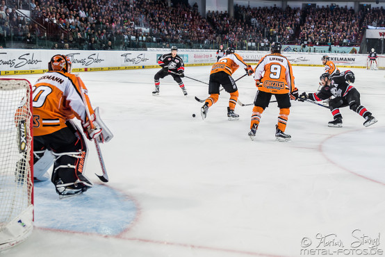 thomas-sabo-ice-tiger-vs-grizzlys-wolfsburg-arena-nuernberg-10-04-2016_0083
