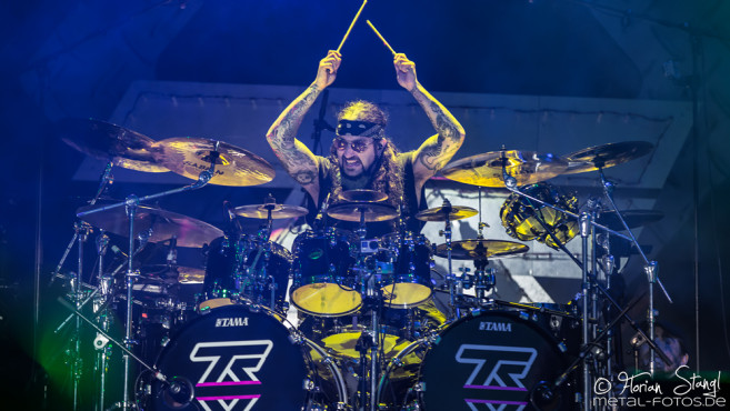 twisted-sister-bang-your-head-2016-15-07-2016_0060