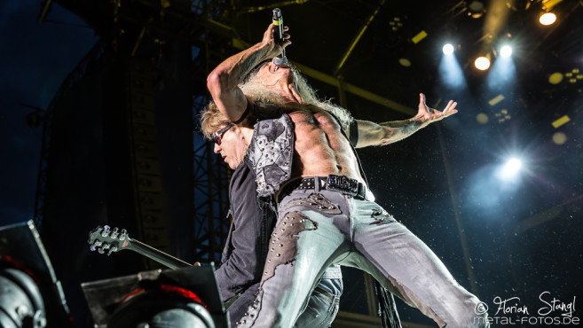 twisted-sister-bang-your-head-2016-15-07-2016_0107