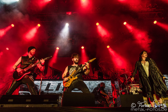 within-temptation-masters-of-rock-9-7-2015_0036