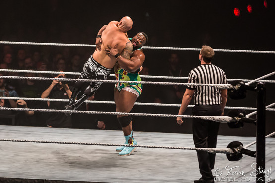 WWE Live Road to WrestleMania 2017