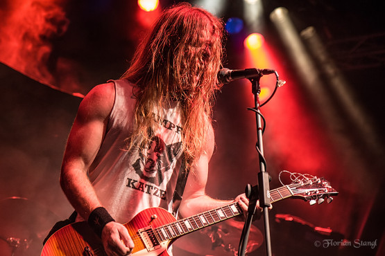 3-inches-of-blood-12-10-2012-musichall-geiselwind-12