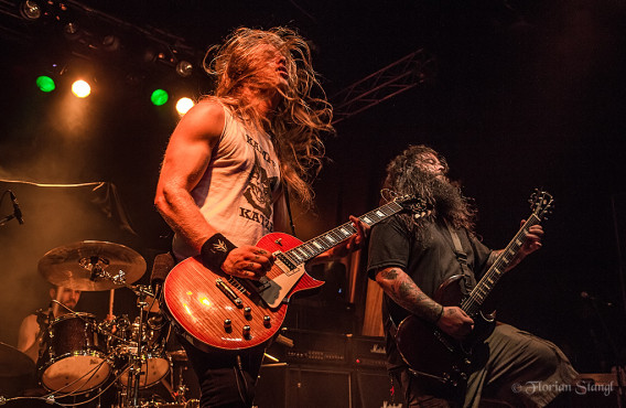 3-inches-of-blood-12-10-2012-musichall-geiselwind-19