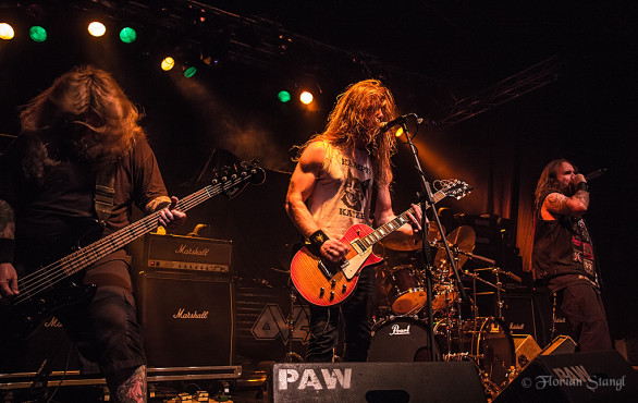 3-inches-of-blood-12-10-2012-musichall-geiselwind-22