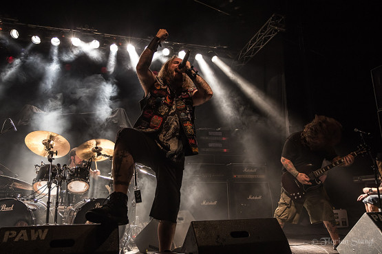 3-inches-of-blood-12-10-2012-musichall-geiselwind-33