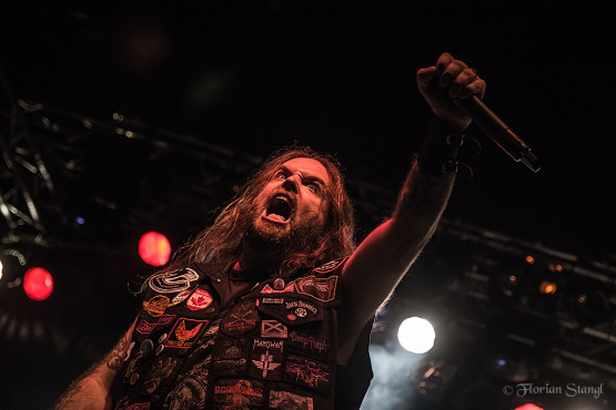 3-inches-of-blood-12-10-2012-musichall-geiselwind-35
