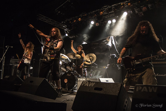 3-inches-of-blood-12-10-2012-musichall-geiselwind-41