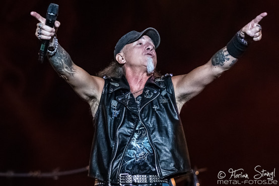accept-bang-your-head-18-7-2015_0018