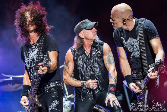 accept-bang-your-head-18-7-2015_0034